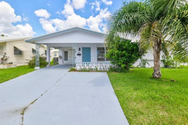 Mainlands Of Tamarac Lakes, 4305 NW 47th #4305, Lauderdale Lakes, Florida 33319, image 1