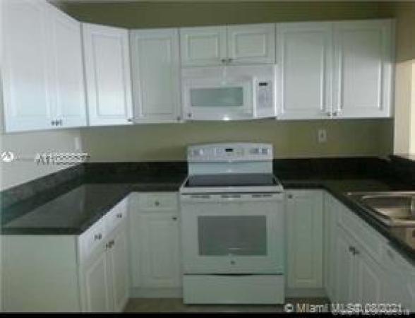 Fontainebleau Gardens, 8075 NW 7th St #421, Fountainebleau, Florida 33126, image 2