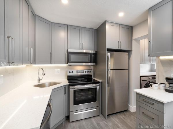 Bonie Villas, 2609 NW 9th Ave #1-2, Wilton Manors, Florida 33311, image 2