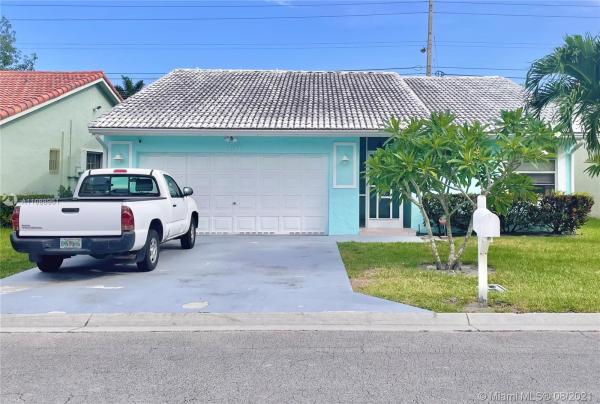 Pinewood Cove, 5581 American Cir, Delray Beach, Florida 33484, image 2