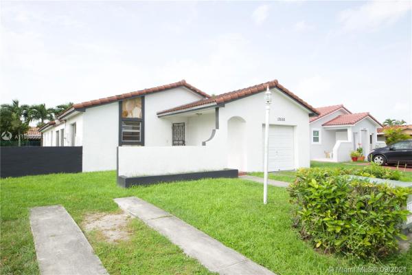 Kenmore Villas, 13555 SW 38th Ln, Tamiami, Florida 33175, image 2