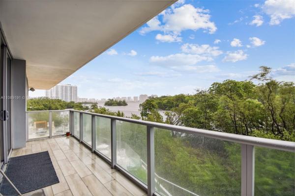 The Harbour South Tower, 16385 Biscayne Blvd #216, North Miami Beach, Florida 33160, image 2