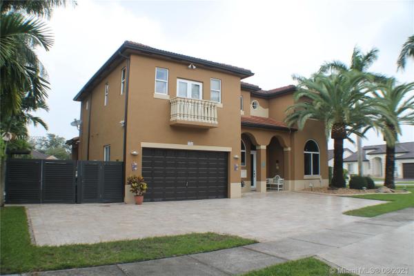 Oak Place, 7761 NW 161st Ter, Miami Lakes, Florida 33016, image 2