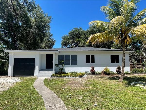 Irons Manor High Pine, 865 NE 138th St, North Miami, Florida 33161, image 2
