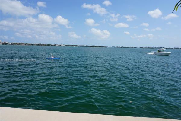 The Fairmont House, 2700 NE 135th St #11, North Miami, Florida 33181, image 1