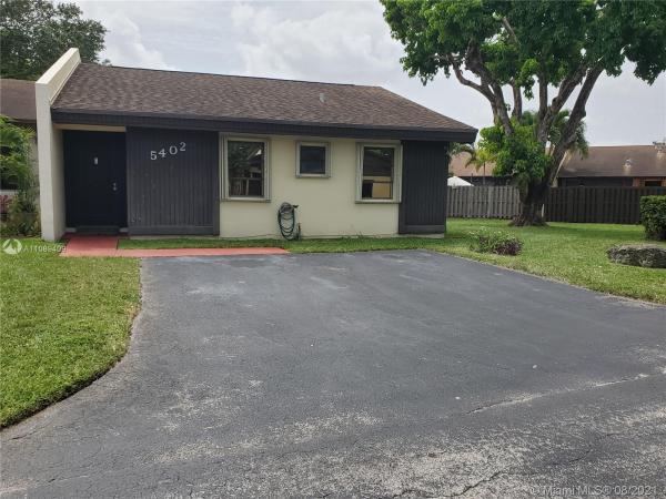 Bent Tree, 5402 SW 138th Ave #5402, Kendale Lakes, Florida 33175, image 2
