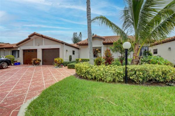 Huntington Pointe, 6304 Kings Gate Cir, Delray Beach, Florida 33484, image 2