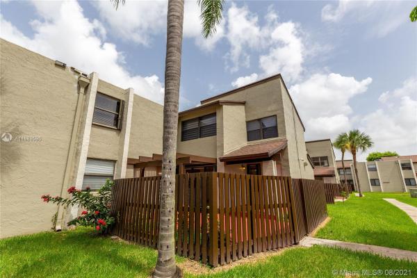 Indian Lake Village, 10030 NW 9th Street Cir #105, Fountainebleau, Florida 33172, image 2