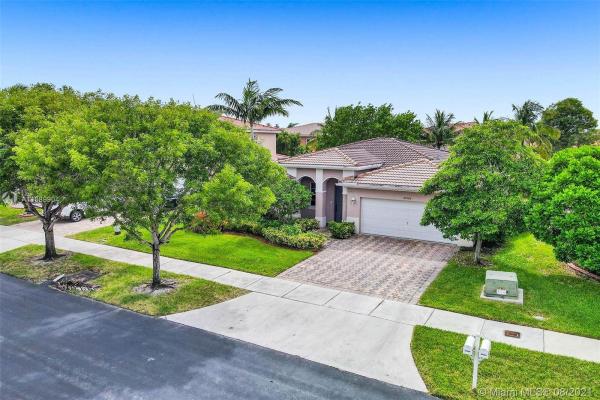 Sport Acres, 20586 NW 11th Ct, Miami Gardens, Florida 33169, image 2