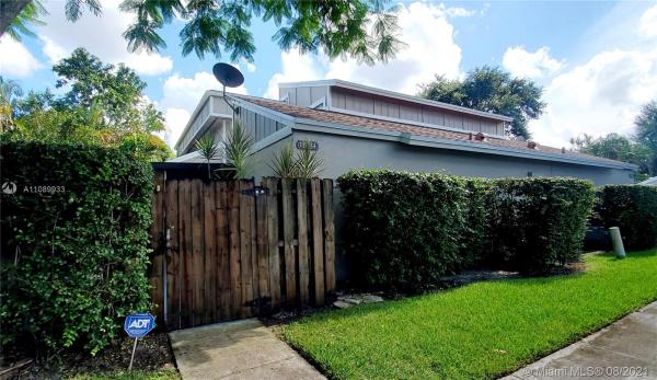 Lago West, Plantation, Florida 33325, image 2