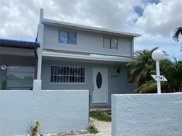 Lakes Of Acadia, 19545 NW 55th Circle Pl, Miami Gardens, Florida 33055, image 2