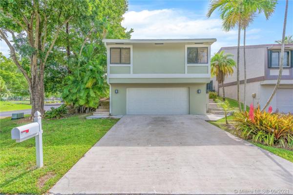 Montego Bay, 21801 SW 98th Pl, Cutler Bay, Florida 33190, image 2