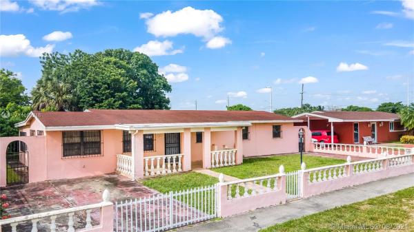 Miami Gardens Manor, 4721 NW 195th Ter, Miami Gardens, Florida 33055, image 2