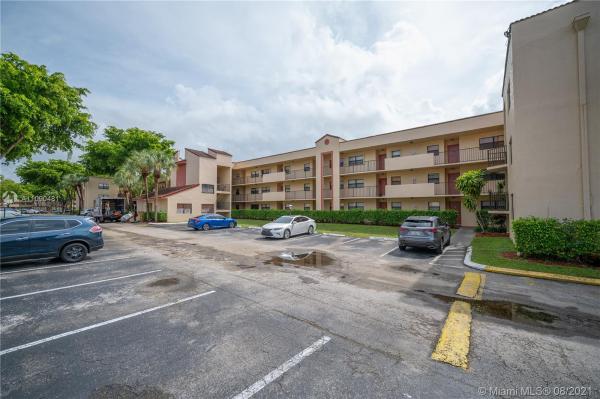 Miramar Club, 3400 Foxcroft Rd #213, Miramar, Florida 33025, image 2