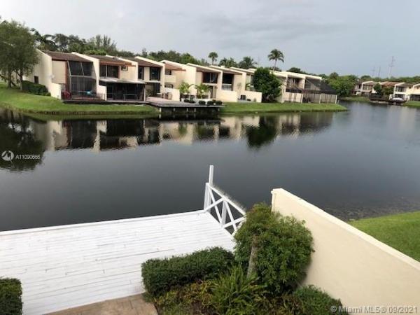 Sunset Park Lake Villas, 10463 SW 78th St, Kendall, Florida 33173, image 2
