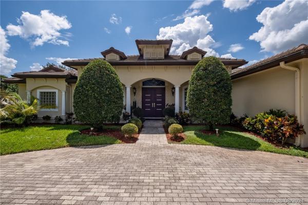 Woodbridge Ranches, 2850 E Jockey Cir E, Davie, Florida 33330, image 2