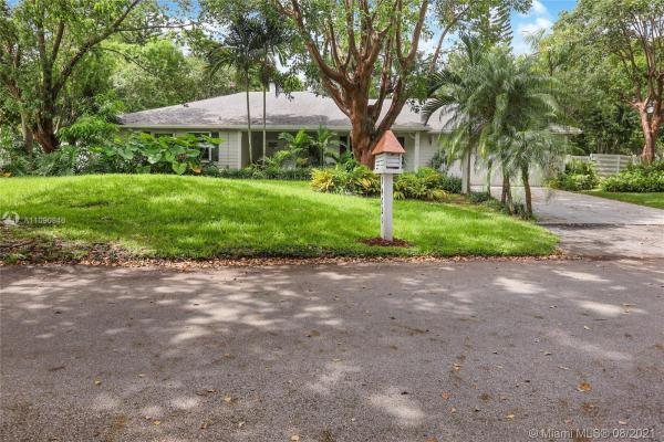 Robin's Run West, 14620 SW 148th Street Cir, Country Walk, Florida 33196, image 2