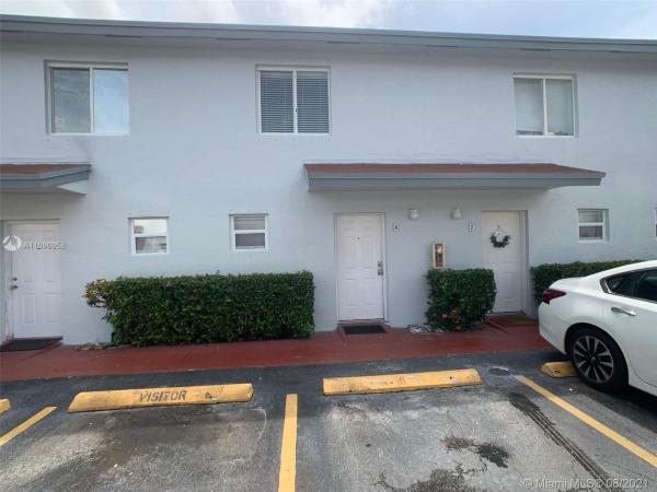 Las Villas De Fountainbleu, 8025 NW 8th St #8, Fountainebleau, Florida 33126, image 2