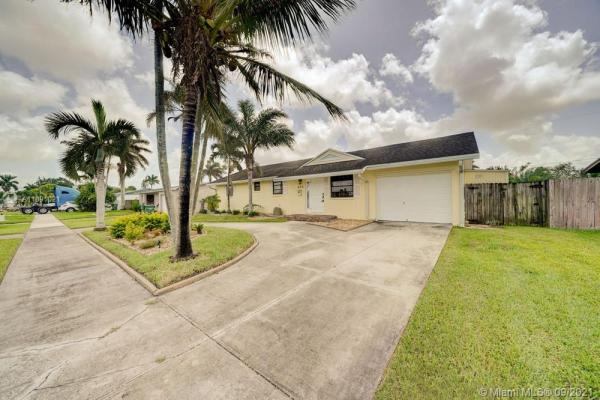 King Robert, 670 NW 16th, Homestead, Florida 33030, image 2