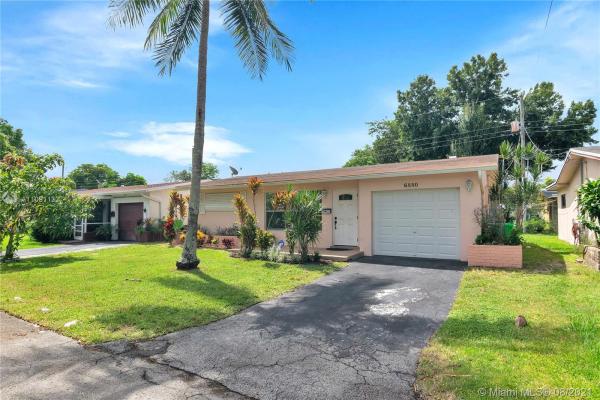 Gold Key Villas, 6880 NW 29th Ct, Sunrise, Florida 33313, image 2