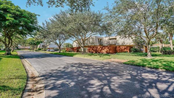 Embassy Park, 1700 Embassy Dr #304, West Palm Beach, Florida 33401, image 2