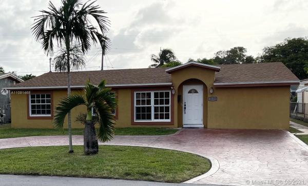 2420 Pine Tree Dr, Miramar, Florida 33023, image 2