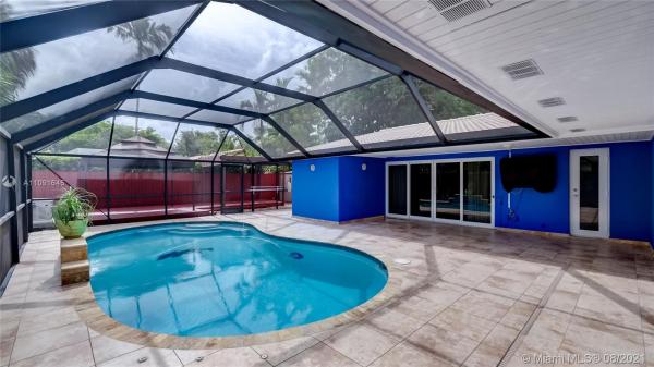 Miami Lakes Residential, 14121 Cypress Ct, Miami Lakes, Florida 33014, image 2