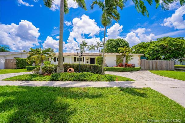 Darlington Manor, 9300 SW 59th St, Sunset, Florida 33173, image 2