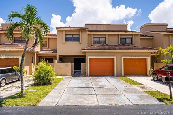 19521 Cypress Ct, Country Club, Florida 33015, image 2