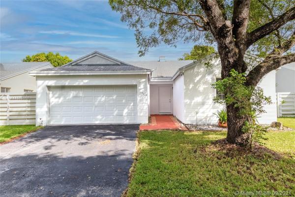 Lakeside At Country Walk, 14632 SW 144th Ct, Country Walk, Florida 33186, image 2