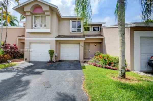 Discovery Pointe, 2106 Discovery Cir W, Deerfield Beach, Florida 33442, image 2