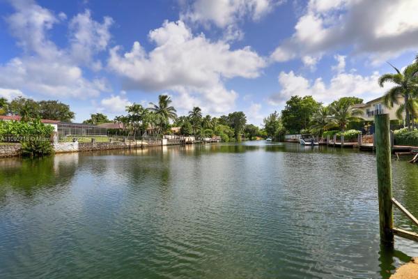 Riviera, 4801-03 University Dr, Coral Gables, Florida 33146, image 2