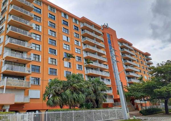 Waterside Towers, 2450 NE 135th St #402, North Miami, Florida 33181, image 2