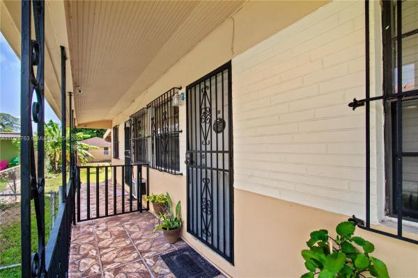 3146 NW 34th St, Unincorporated Dade County, Florida 33142, image 2