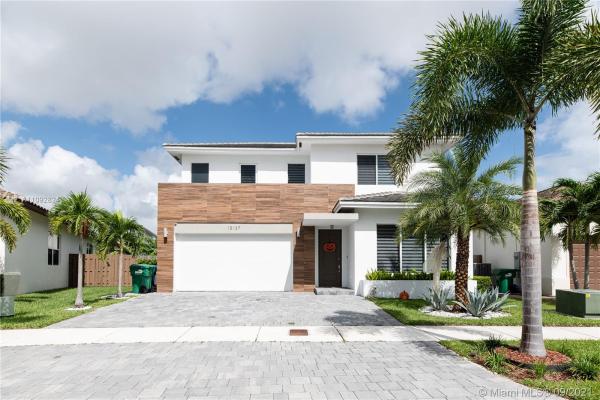 Venetian Parc, 15137 SW 176th Ln, Richmond West, Florida 33187, image 2