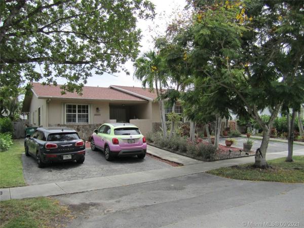 Saga View, 20521 & 20523 SW 92nd Pl, Cutler Bay, Florida 33189, image 2