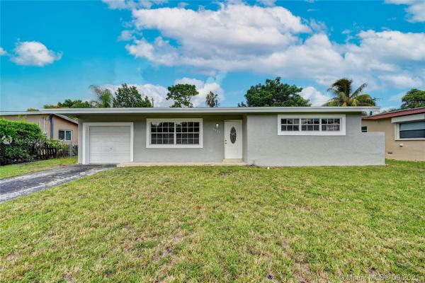 Sunrise Golf Village, 6421 NW 30th St, Sunrise, Florida 33313, image 2