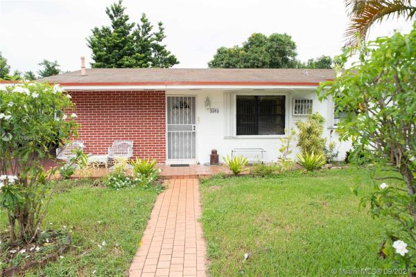 Carol City Gardens, 4505 NW 199th St, Miami Gardens, Florida 33055, image 2