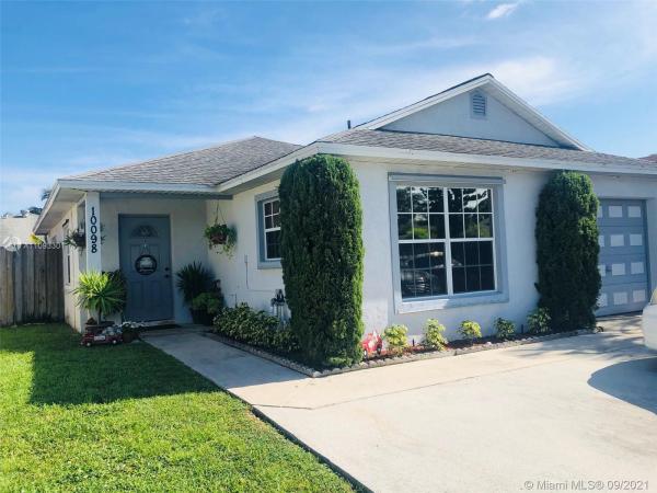 The Courts At Boynton Place, 10098 Boynton Place Cir, Boynton Beach, Florida 33437, image 2
