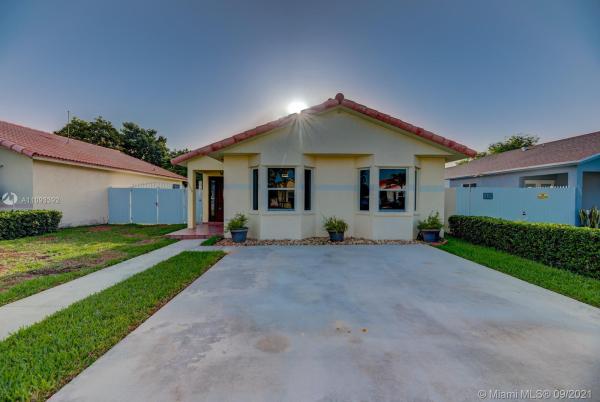 27905 SW 132nd Pl, Unincorporated Dade County, Florida 33032, image 2