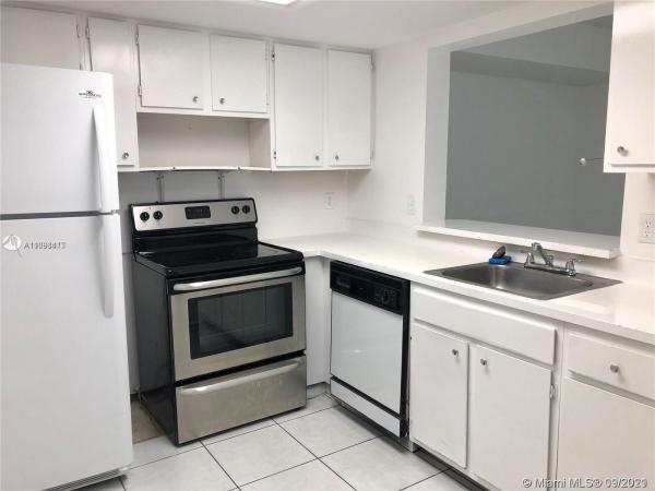 International Towers, 2055 SW 122nd Ave #425, Tamiami, Florida 33175, image 2