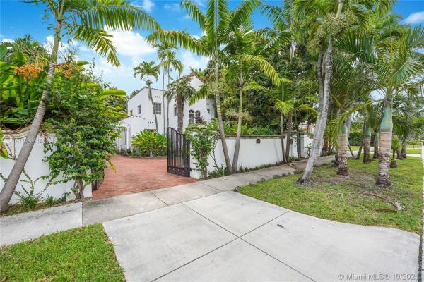 Sunset Lake, 2211 N Bay Rd, Miami Beach, Florida 33140, image 2