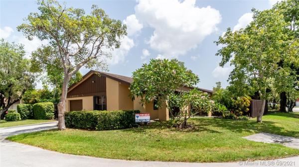 The Crossings, 10832 SW 132nd Circle Ct, The Crossings, Florida 33186, image 2