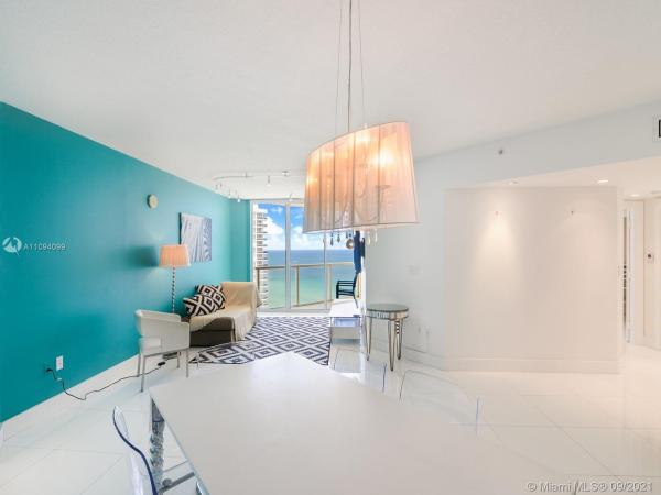 La Perla, 16699 Collins Ave #2306, Sunny Isles Beach, Florida 33160, image 2