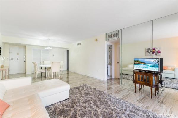 The Carriage Club, 5001 Collins Ave #3E, Miami Beach, Florida 33140, image 2