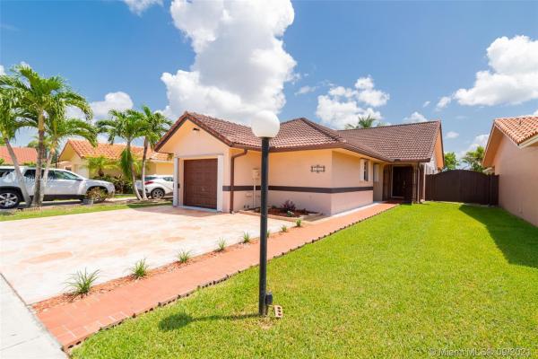 Kendale Best, 10211 SW 142nd Ct, The Hammocks, Florida 33186, image 2