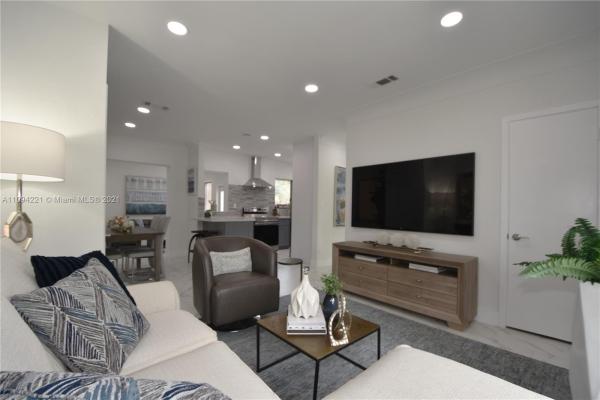 Lakeway, 811 SW 26th Ct, Fort Lauderdale, Florida 33315, image 1