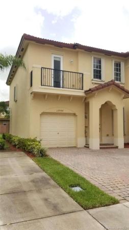 Tuscany Villas West, 12990 SW 134th Ter, Three Lakes, Florida 33186, image 2
