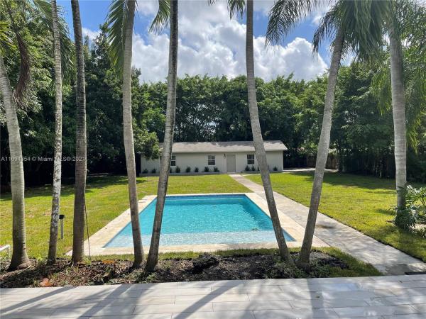 Sunkist Estates, 8472 Miller Dr, Olympia Heights, Florida 33155, image 2