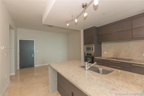 900 Biscayne Bay, 900 Biscayne Blvd #2204, Miami, Florida 33132, image 2